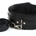 Coleira Bondage com Guia - Couro fake e pelúcia
